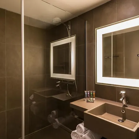 Hotel Ibis Styles Lyon Bron Eurexpo Extérieur photo